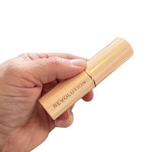 Makeup‎ Revolution Fast Base Foundation Stick F17